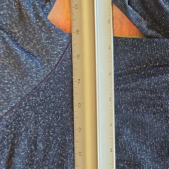 M Athleta long sleeve shirt - Picture 8 of 8